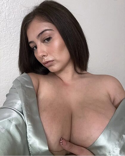 Aaliyah Miller nude photo #6