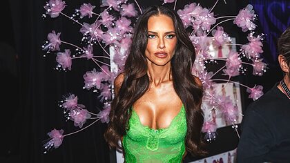 Adriana Lima nude photo #147