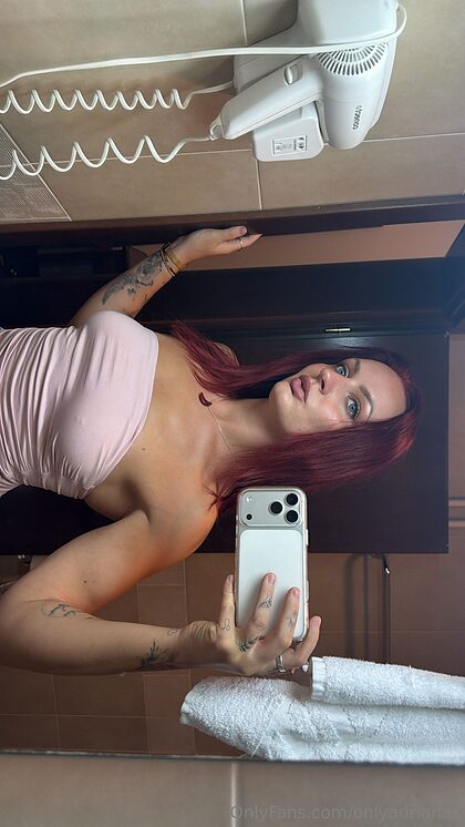Adriii nude photo #16