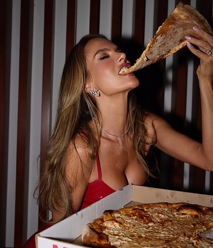 Alessandra Ambrosio nude photo #2340