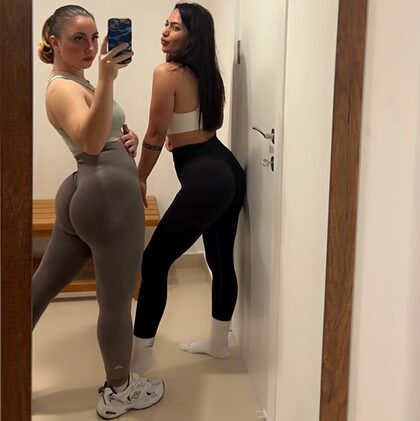 aleyynaa.demiir nude photo #2