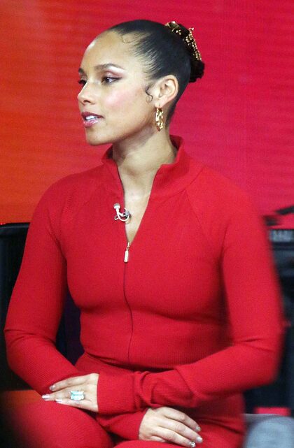Alicia Keys nude photo #25