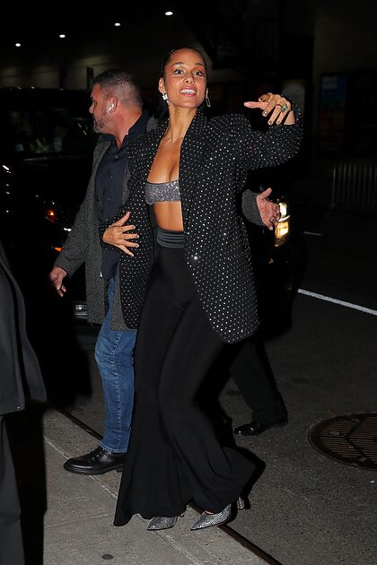 Alicia Keys nude photo #27