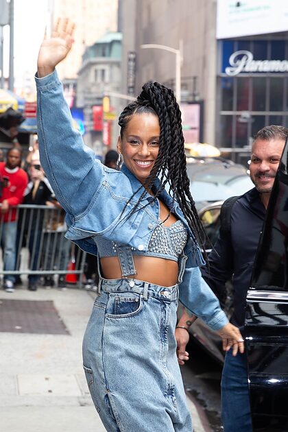 Alicia Keys nude photo #37