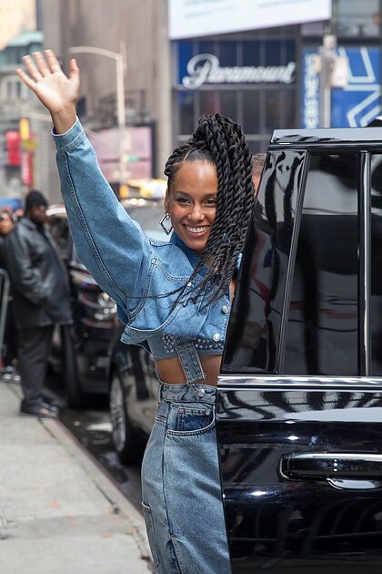 Alicia Keys nude photo #38