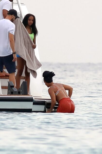 Alicia Keys nude photo #57