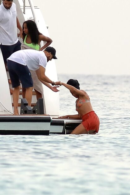 Alicia Keys nude photo #59