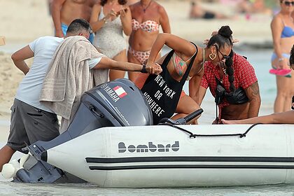 Alicia Keys nude photo #65