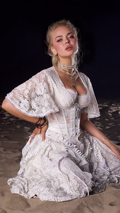 Alina Grosu nude photo #82