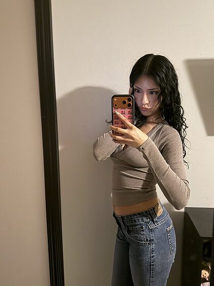 Alondra nude photo #4