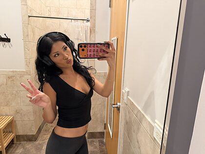 Alondra nude photo #5