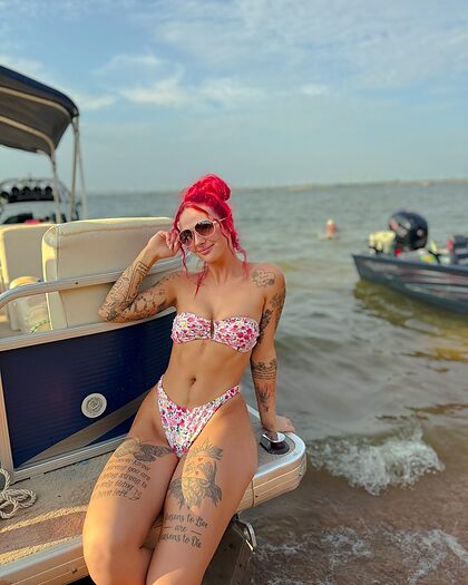 Ammbbrroossiia nude photo #4