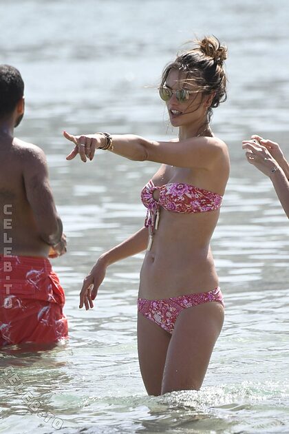 Ana Beatriz Barros nude photo #176