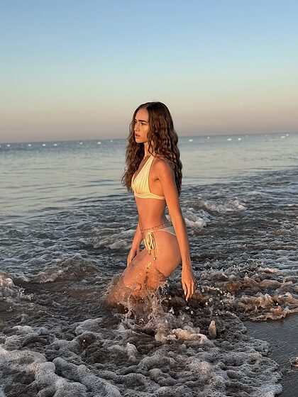 Anastazja Kuś nude photo #9