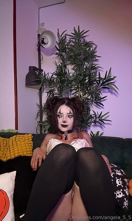 angela5-5 nude photo #2