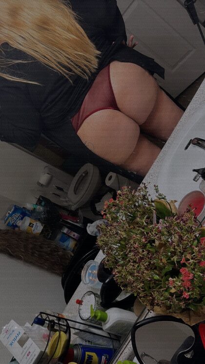 angi.eeerozeee nude photo #2