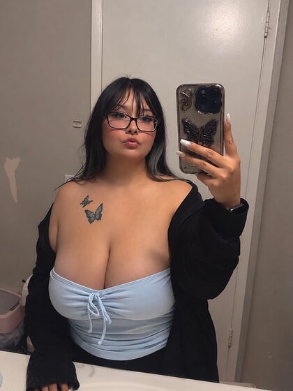 angi.eeerozeee nude photo #3