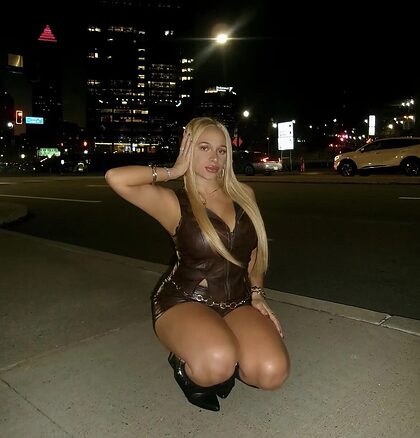 Ariana M nude photo #30