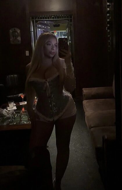 Ariana M nude photo #42