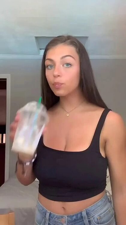 Ashleigh M nude photo #3