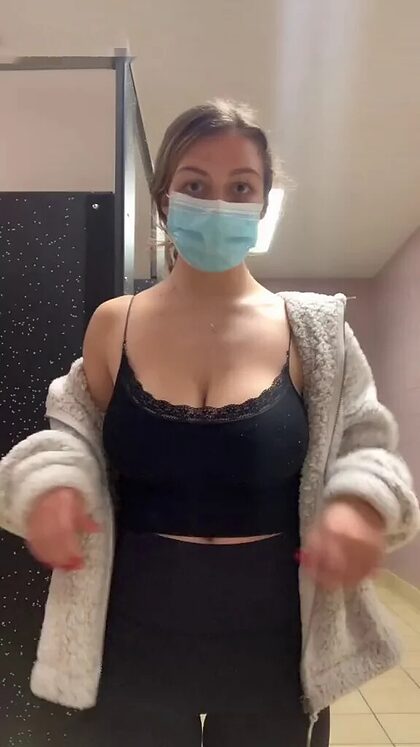 Ashleigh M nude photo #22