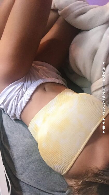 Ashleigh M nude photo #32