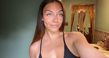 Ashleigh M nude photo #44
