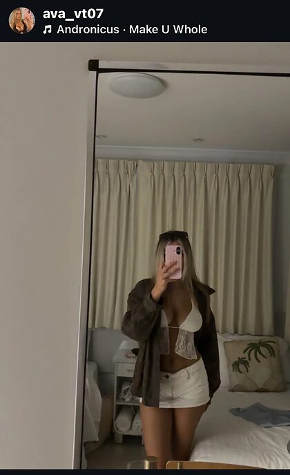 Ava VT nude photo #11