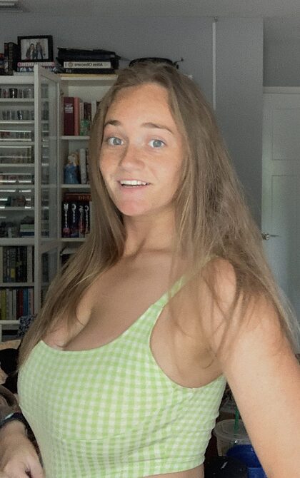 Avery nude photo #20