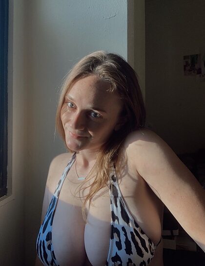 Avery nude photo #26