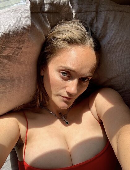 Avery nude photo #29