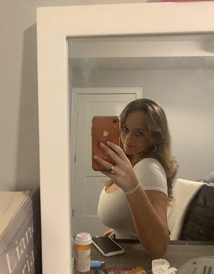 Avery nude photo #46