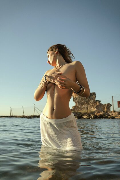 Ayşenur Eren nude photo #6