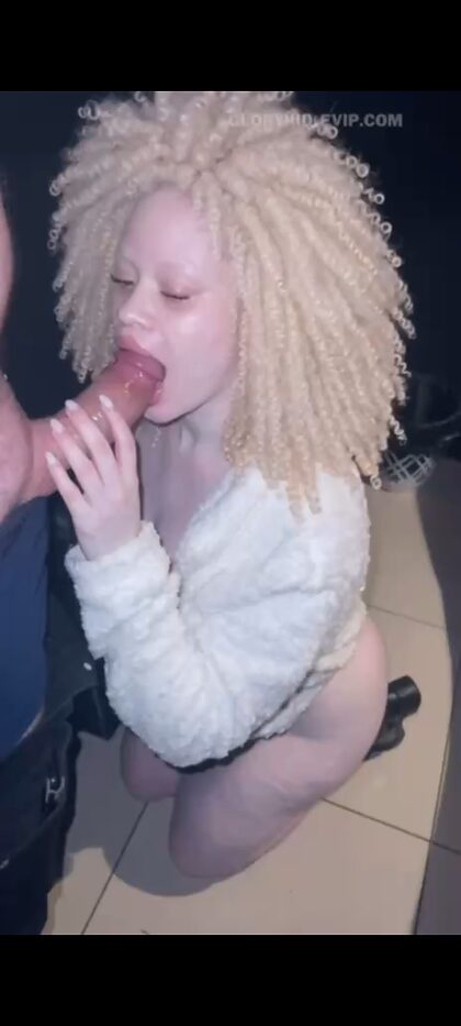 Ayla blanc negra albina nude photo #4
