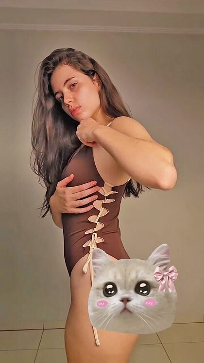 Bela Liah nude photo #24