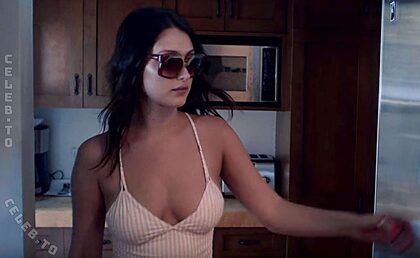 Bella Hadid nude photo #407