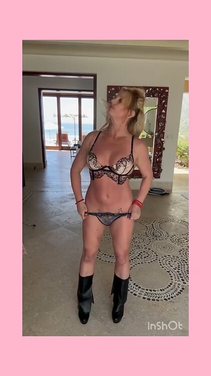 Britney Spears nude photo #77