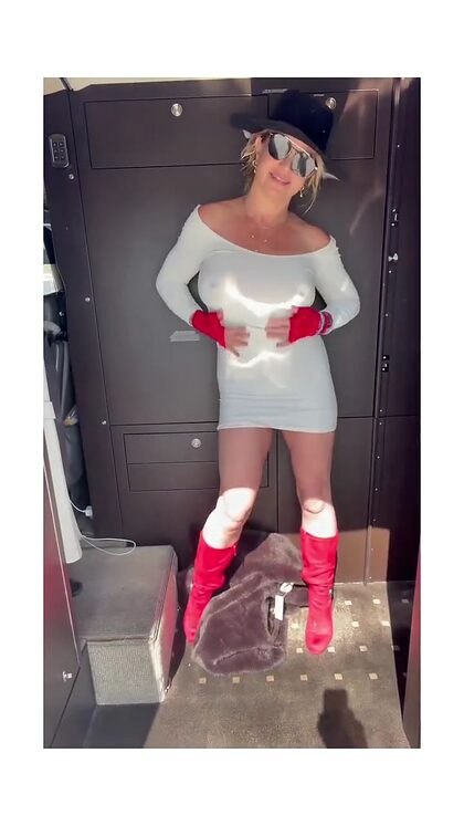 Britney Spears nude photo #86