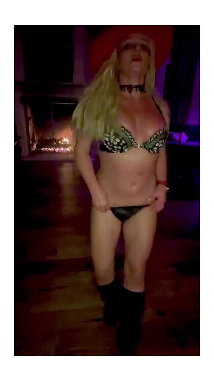 Britney Spears nude photo #99