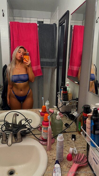Brittany Hines nude photo #11