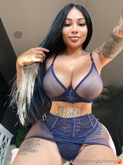 Brittanya Razavi nude photo #15