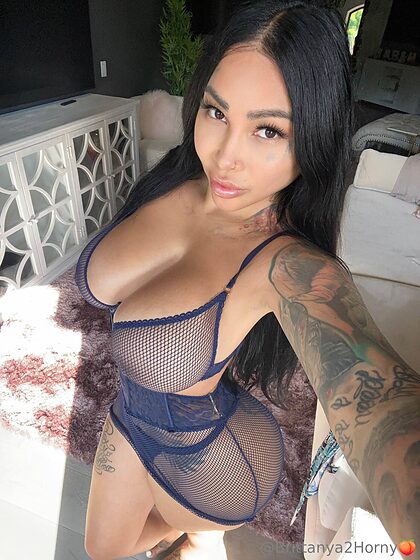 Brittanya Razavi nude photo #16