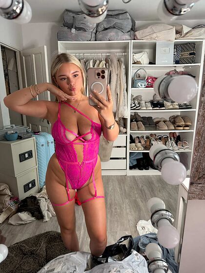 Brooke Marsden nude photo #47