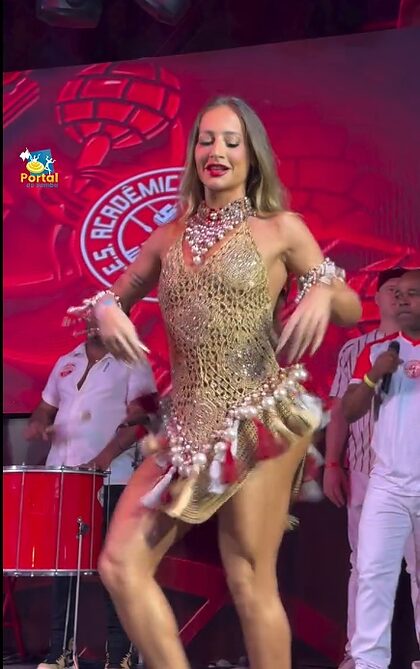 Bruna Griphao nude photo #50