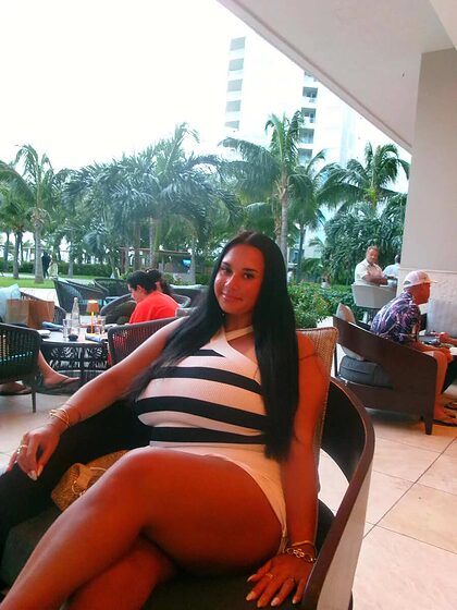BustyIsaL nude photo #9