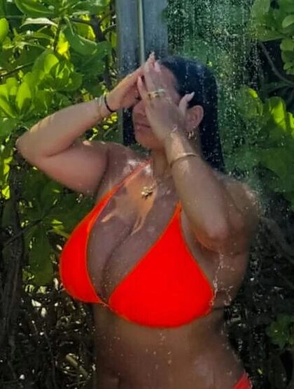 BustyIsaL nude photo #24