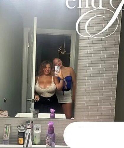 BustyLiv T nude photo #26