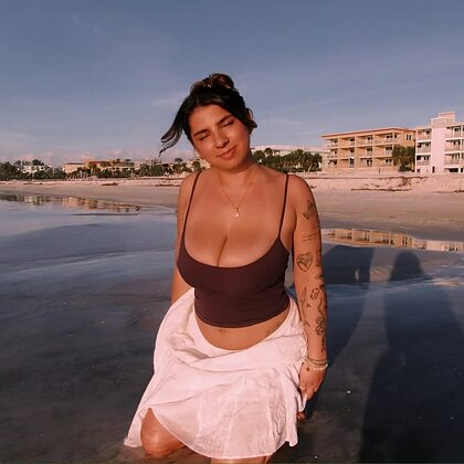 BustyLiv T nude photo #67