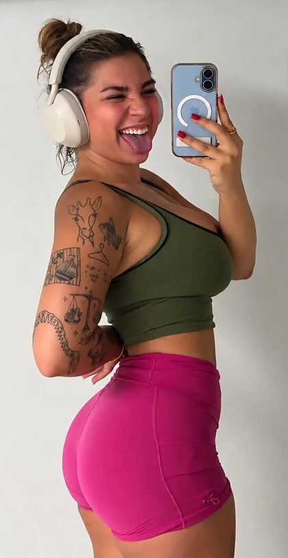 BustyLiv T nude photo #80