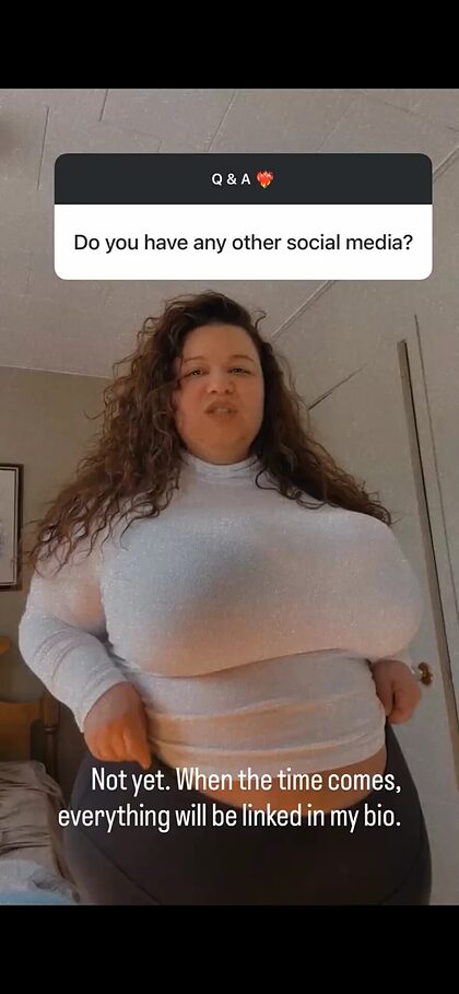 Bustymel nude photo #14